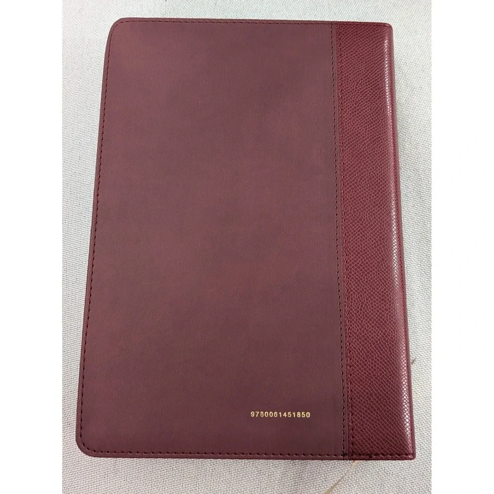 HarperCollins NRSV Catholic Gift Bible Unisex OS Burgundy  Gift Edition